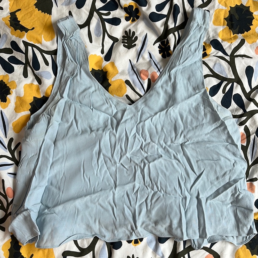 Gorgeous open back top aritzia